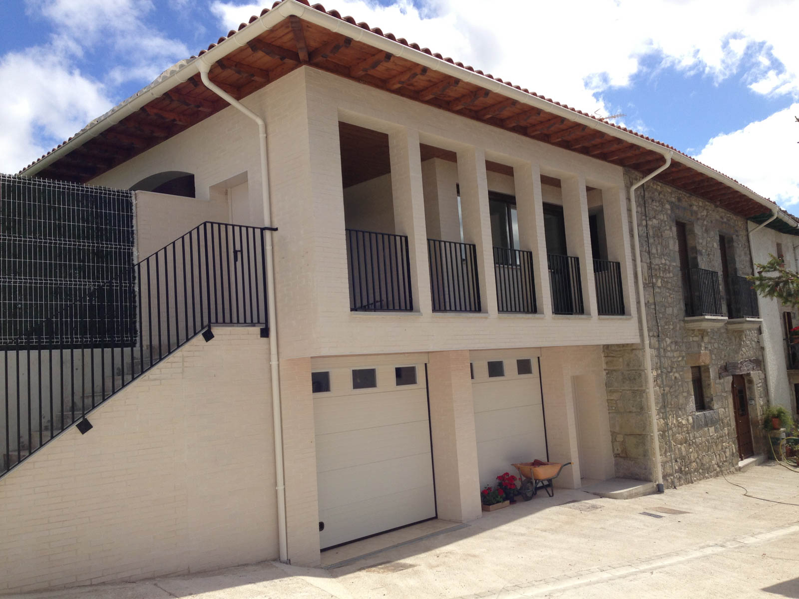 Vivienda nueva en Irurozqui